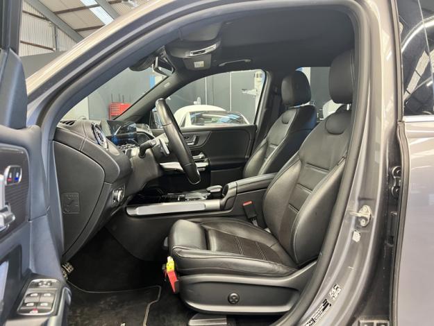 MERCEDES-BENZ EQB 300 4MATIC AMG Line 7 places  