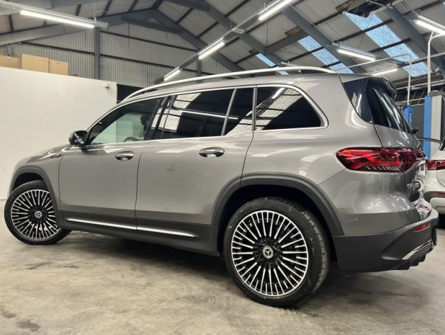 MERCEDES-BENZ EQB 300 4MATIC AMG Line 7 places  
