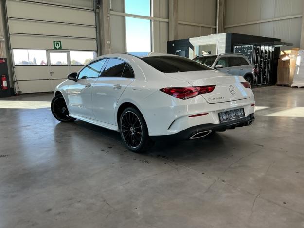 MERCEDES-BENZ CLA 250 e Coupé AMG Pack Night Toit Pano  