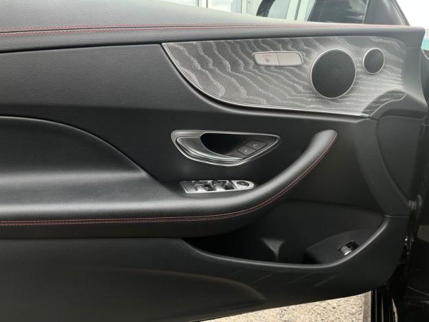 MERCEDES-BENZ  Třídy E Mercedes-AMG E 53 4MATIC+ kupé (13/18)