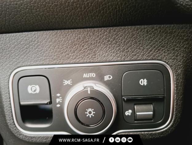 MERCEDES-BENZ GLB 200 d AMG Line  