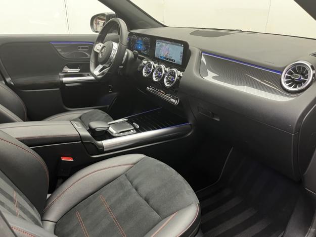 MERCEDES-BENZ GLA 250 e AMG Line  