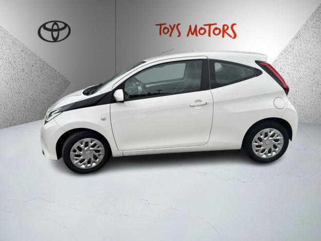 TOYOTA Aygo 1.0 VVT-i x-play  1.0 69 ch 
