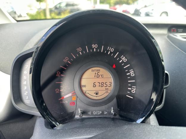 TOYOTA Aygo 1.0 VVT-i x-play  1.0 69 ch 