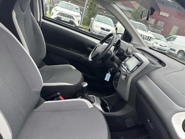 TOYOTA Aygo 1.0 VVT-i x-play  1.0 69 ch 