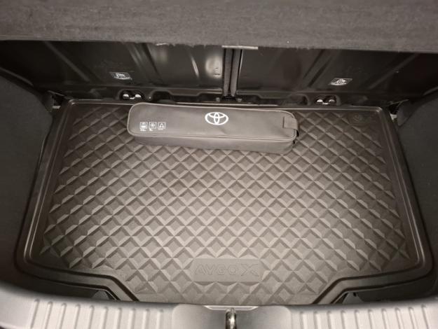 TOYOTA Aygo X 1.0 VVT-I 72 DESIGN   