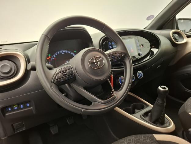 TOYOTA Aygo X 1.0 VVT-I 72 DESIGN   