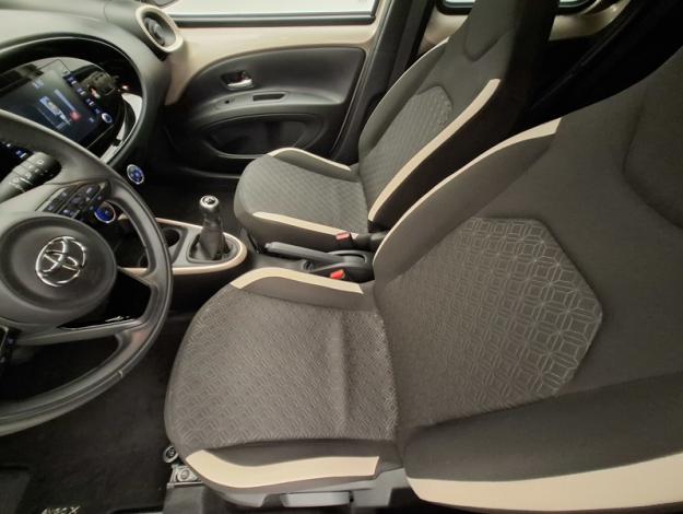 TOYOTA Aygo X 1.0 VVT-I 72 DESIGN   