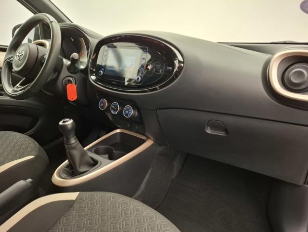 TOYOTA Aygo X 1.0 VVT-I 72 DESIGN   