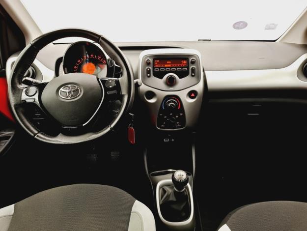TOYOTA Aygo 1.0 VVT-I X-PLAY  