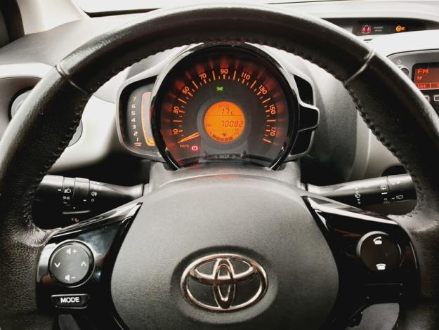 TOYOTA Aygo 1.0 VVT-I X-PLAY  