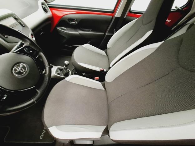 TOYOTA Aygo 1.0 VVT-I X-PLAY  