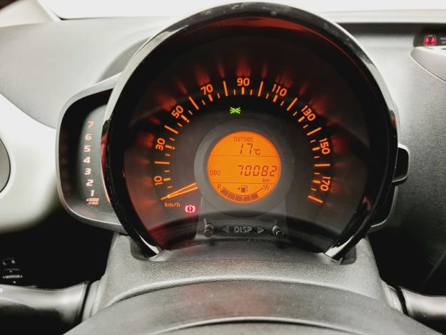 TOYOTA Aygo 1.0 VVT-I X-PLAY  