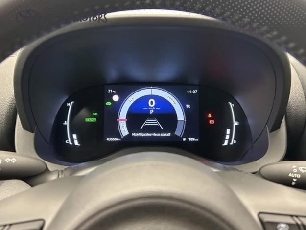 TOYOTA Yaris 1.5 116H DESIGN   