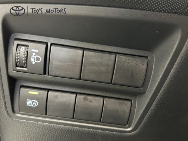 TOYOTA Yaris 1.5 116H DESIGN   