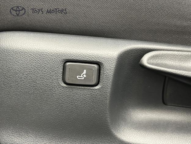 TOYOTA Yaris 1.5 116H DESIGN   