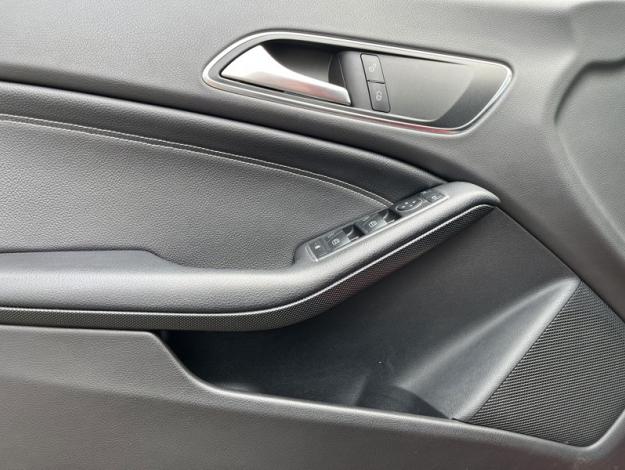 MERCEDES-BENZ CLA Shooting Brake CLA 180 d Shooting Brake (13/18)