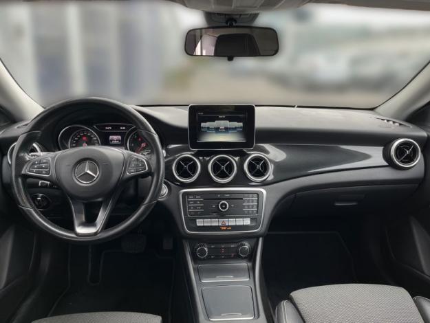 MERCEDES-BENZ CLA Shooting Brake CLA 180 d Shooting Brake (14/18)