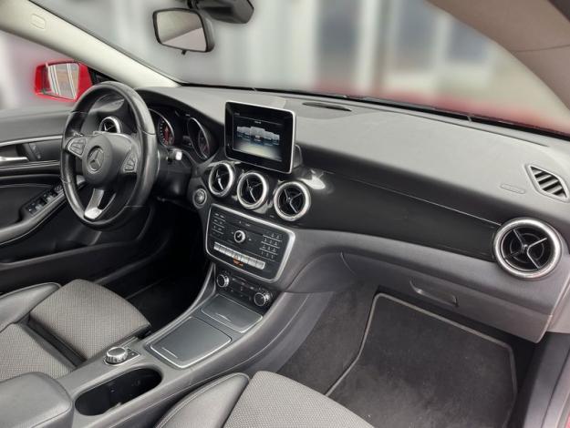 MERCEDES-BENZ CLA Shooting Brake CLA 180 d Shooting Brake (15/18)