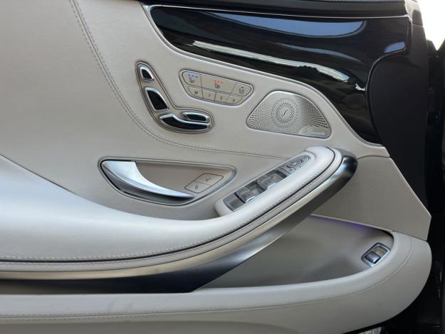 MERCEDES-BENZ Třída S S 500 4MATIC kupé (13/18)