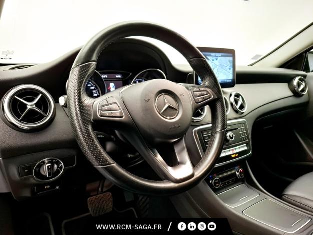 MERCEDES-BENZ GLA 200 Intuition  