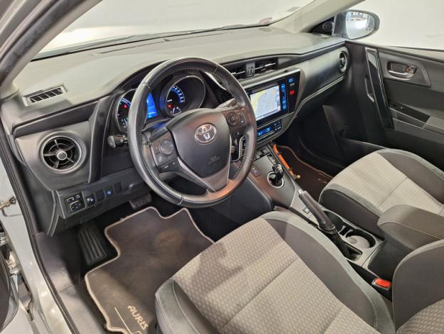 TOYOTA Auris Hybrid Collection  