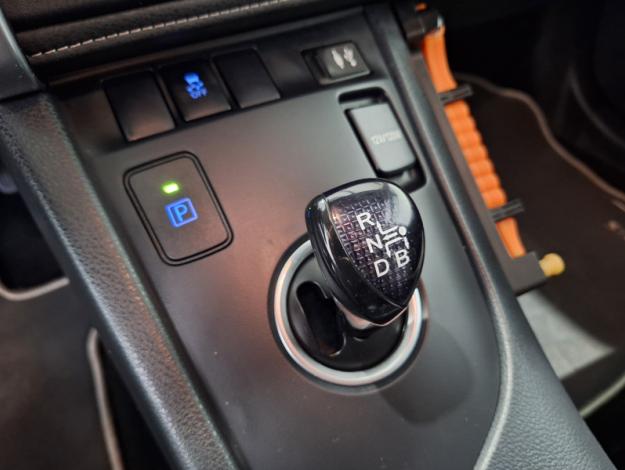 TOYOTA Auris Hybrid Collection  