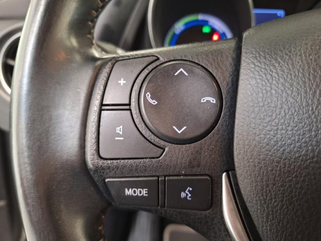 TOYOTA Auris Hybrid Collection  