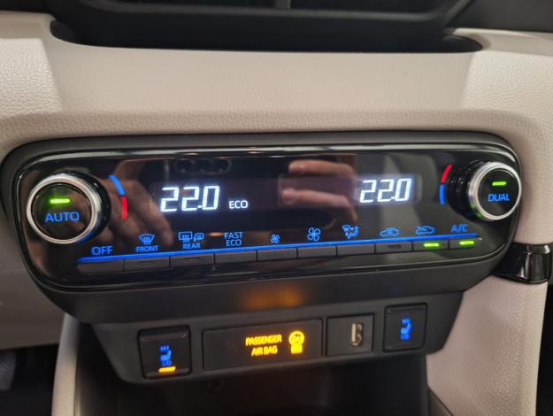 TOYOTA Yaris Hybride 116h Iconic  