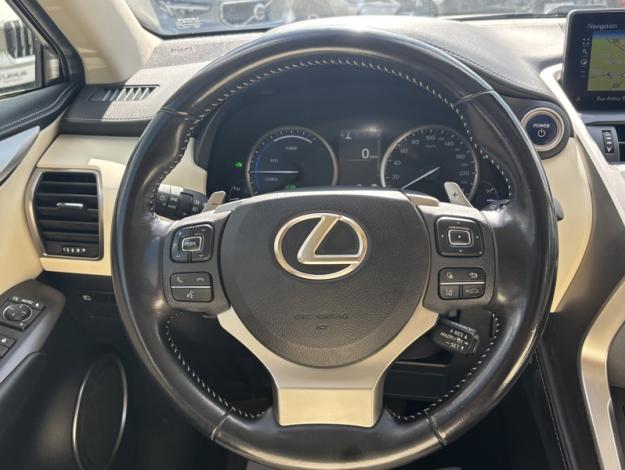 LEXUS NX 2.5 300H Luxe 4WD / Pano  