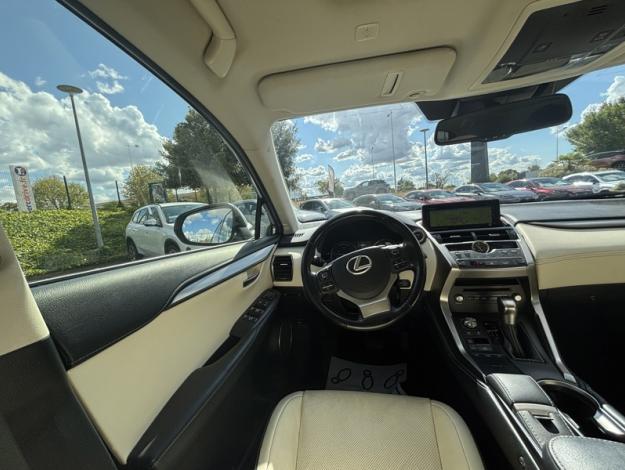 LEXUS NX 2.5 300H Luxe 4WD / Pano  