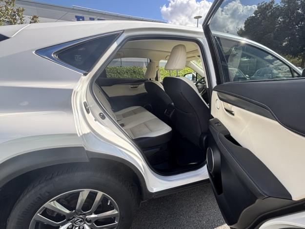 LEXUS NX 2.5 300H Luxe 4WD / Pano  
