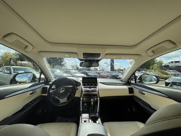 LEXUS NX 2.5 300H Luxe 4WD / Pano  