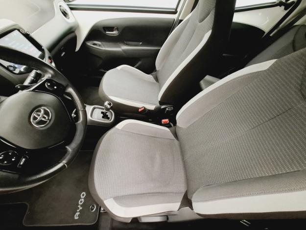 TOYOTA Aygo 1.0 VVT-i xshift  x-play   BVA5