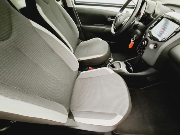 TOYOTA Aygo 1.0 VVT-i xshift  x-play   BVA5