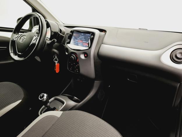 TOYOTA Aygo 1.0 VVT-i xshift  x-play   BVA5