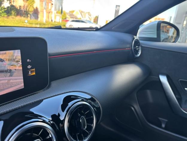 MERCEDES-BENZ A 180 d AMG Line  