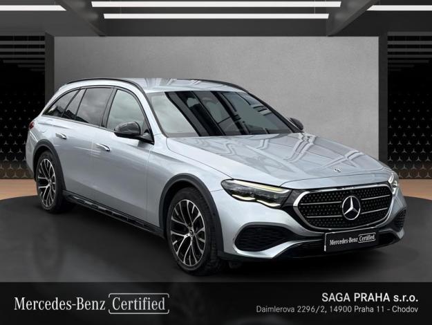 MERCEDES-BENZ Třída E E 220 d 4MATIC All-Terrain Night (7/18)