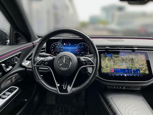 MERCEDES-BENZ Třída E E 220 d 4MATIC All-Terrain Night (11/18)