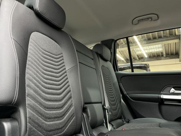 MERCEDES-BENZ GLB 200 d 4MATIC (18/18)