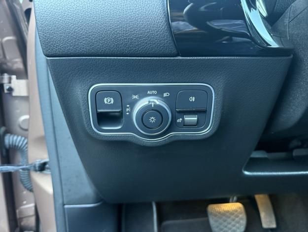 MERCEDES-BENZ GLA 200 d  Business Line  