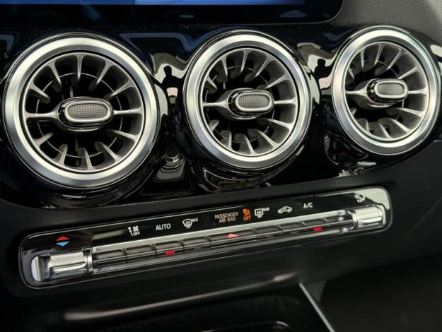 MERCEDES-BENZ GLA 200 d AMG Line  