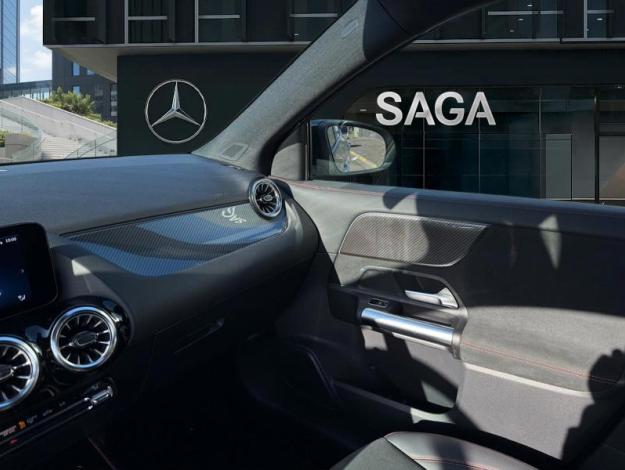 MERCEDES-BENZ GLA 200 d AMG Line  