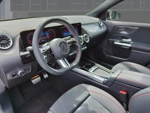 MERCEDES-BENZ GLA 180 AMG Line   Star Edition