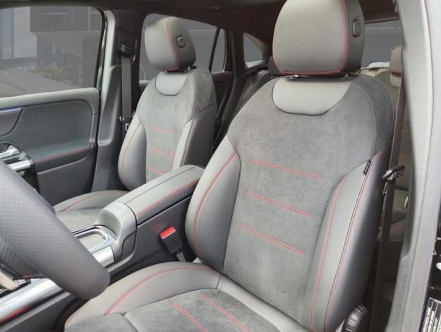MERCEDES-BENZ GLA 180 AMG Line   Star Edition