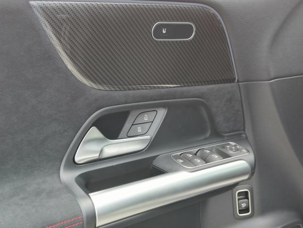 MERCEDES-BENZ GLA 180 AMG Line   Star Edition