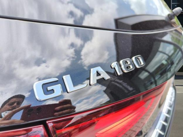 MERCEDES-BENZ GLA 180 AMG Line   Star Edition