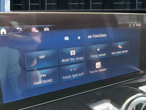 MERCEDES-BENZ GLA 180 AMG Line   Star Edition
