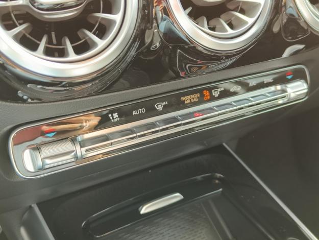 MERCEDES-BENZ GLA 180 AMG Line   Star Edition