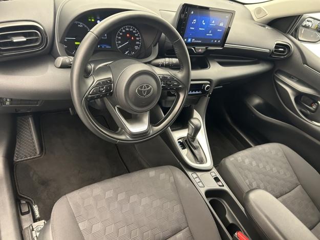 TOYOTA Yaris 116h Dynamic  